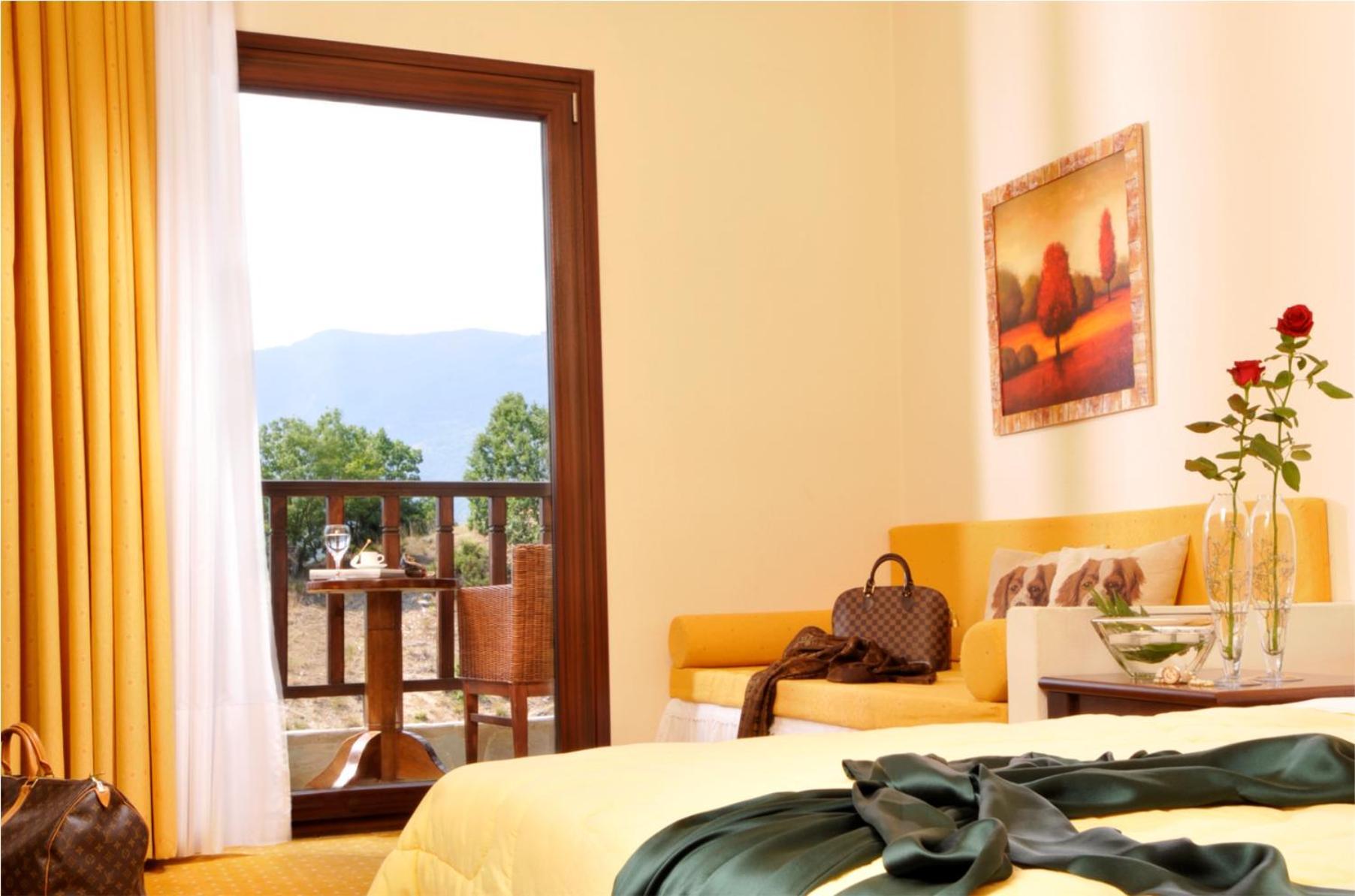 Kaimak Mountain Lodge Panagitsa ภายนอก รูปภาพ
